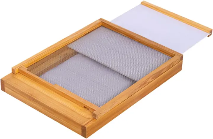 10-Frame Langstroth Screened Bottom Board — Beeswax-Coated with Entrance Reducer