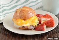 Cheesy Ham and Egg Morning Melts