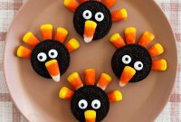 Easy Thanksgiving Oreo Turkeys