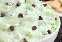 No-Bake Mint Chocolate Chip Cheesecake Dip