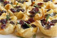 Effortless Cranberry Brie Puff Pastry Bites