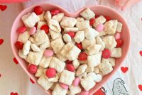 Love Day Muddy Buddies Delight