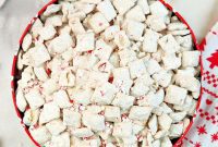 Frosted Peppermint Muddy Buddies