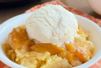 Crock Pot Peach Cobbler Perfection