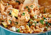 Velvety Garlic Chicken Skillet Pasta