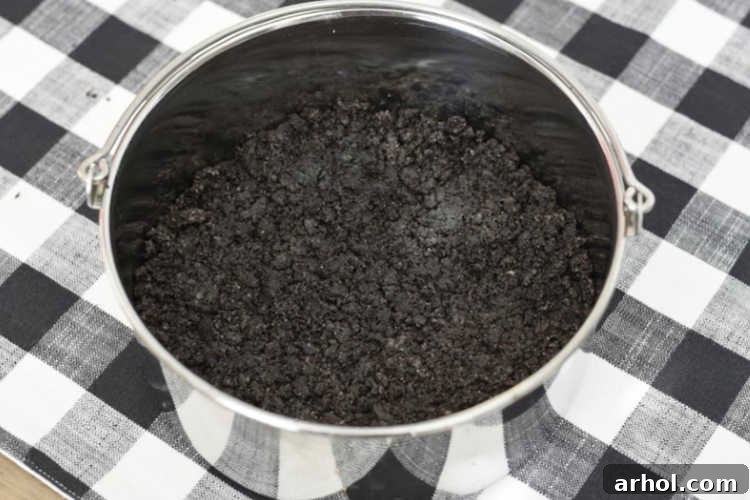 oreo cookie cheesecake crust in push pan