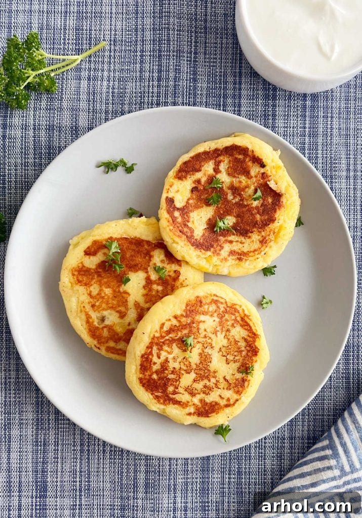 mashed potato patties with sour cream