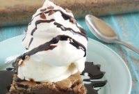 Chocolate Cookie Bar Sundae Bliss