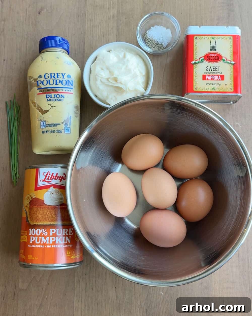 hard boiled eggs, pumpkin puree, mayo, mustard and seasonings.