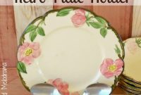 Heirloom Crossed Spoon Plate Holder