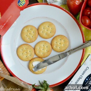 how to make easy appetizers with ritz crackers and cream cheese
