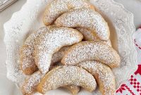 Grandmas Classic Walnut Crescents